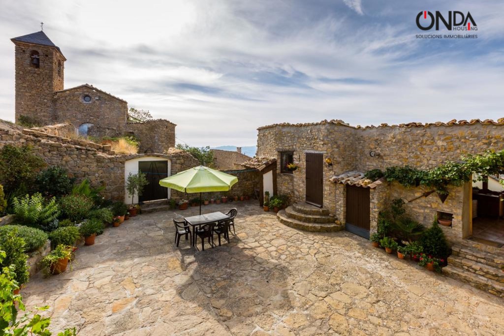 The patio of Casa Mauri with the entrance to apartment The Farmhouse (suitable for up to 8 people).